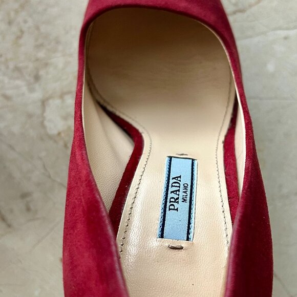 PRADA burgundy suede EU37/US7 pointy toe platform pumps - Picture 4 of 5